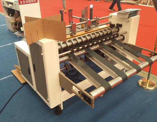 China Máquina de fabricación de cartón/caja acanaladas automáticas del cartón dividir la máquina que ranura proveedor